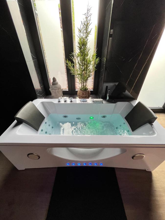בורן L'Heure De La Detente Spa Privatif מראה חיצוני תמונה